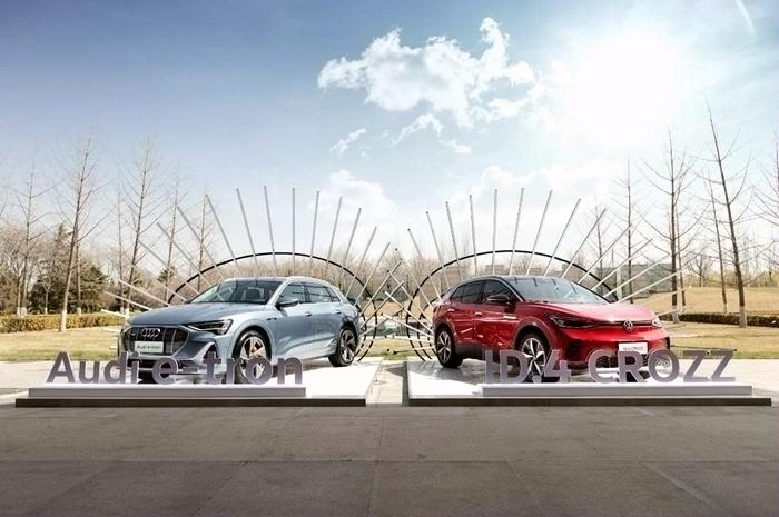 ID.4 CROZZ、Audi e-tron展車
